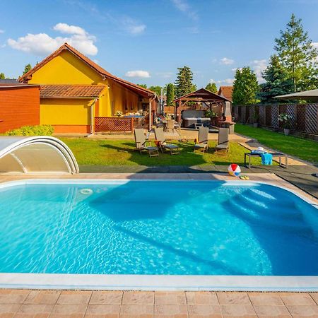 Fiesta Balaton Villa Balatonszarszo Buitenkant foto